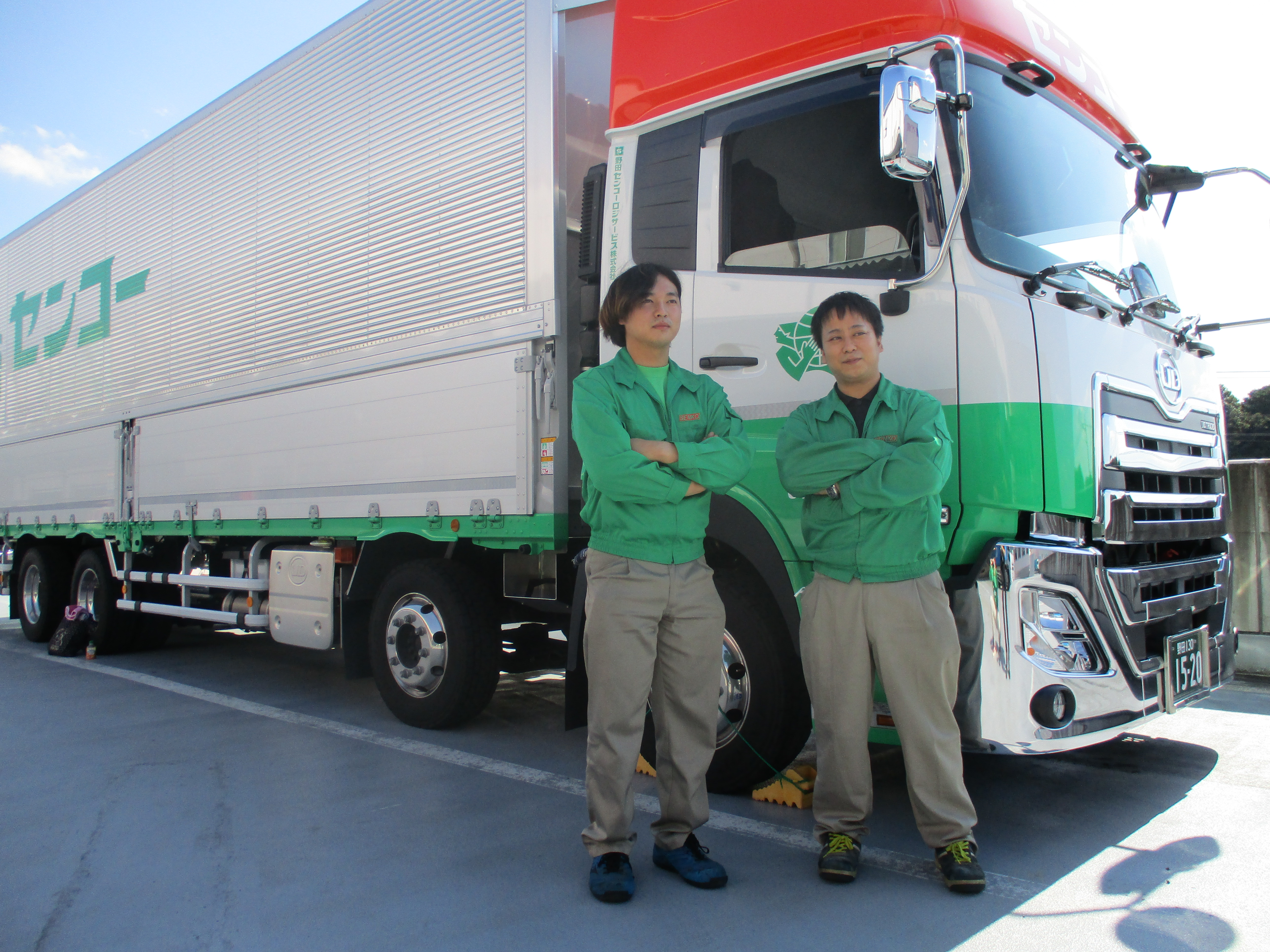【安定の大企業グループ】小型トラック運転手（ドライバー）/高有給取得率/普通免許可